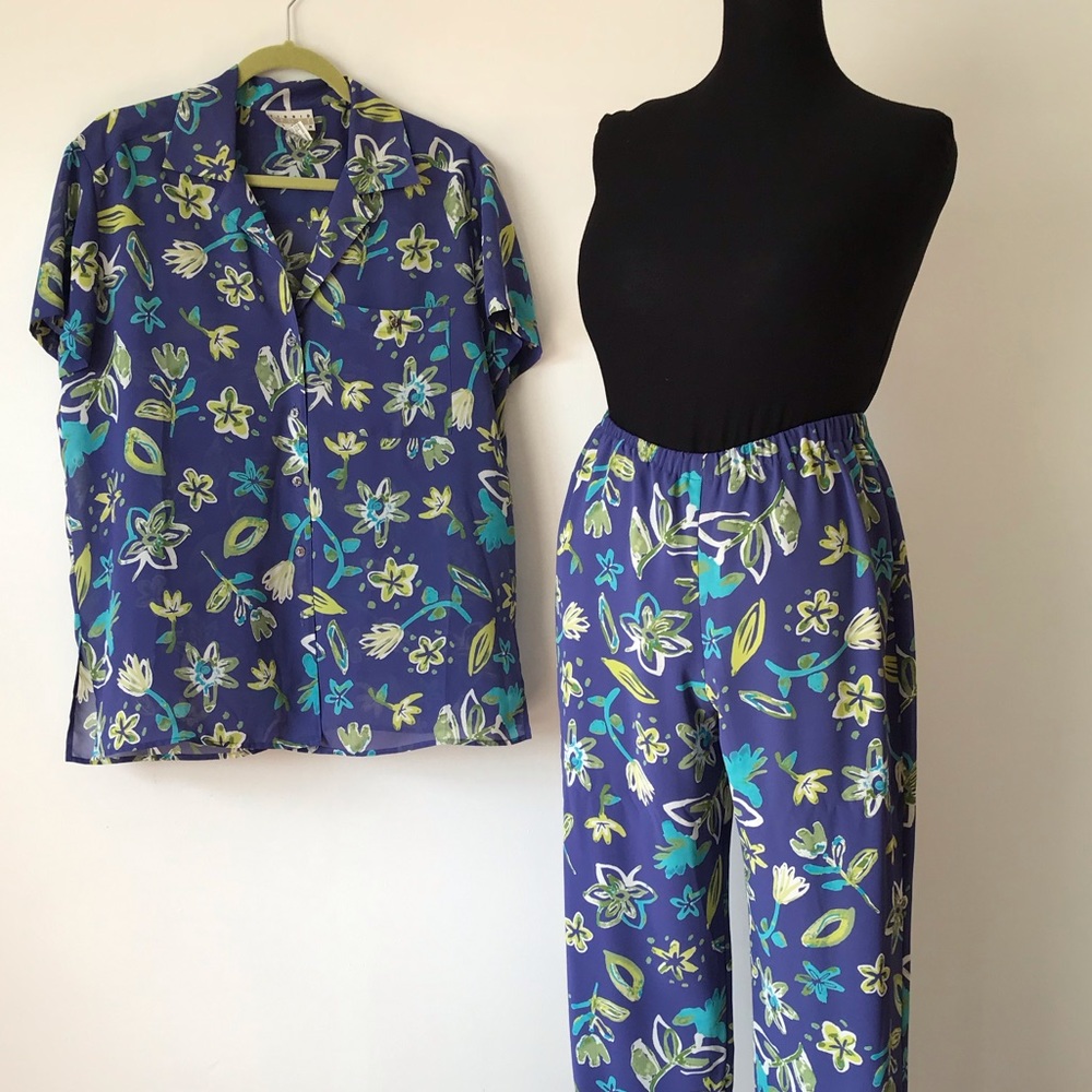 Sigrid Olson Sport Blue Floral 2 Piece Set Size M